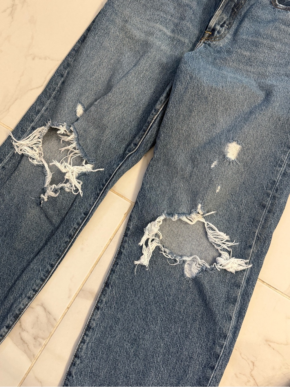 Levi's Ribcage high rise Straight Ankle Cropped Distressed Jeans Vintage Classic - Picture 5 of 8